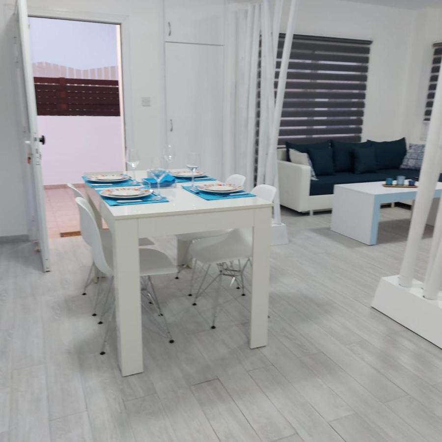 Stylish Villa Паралимни Екстериор снимка